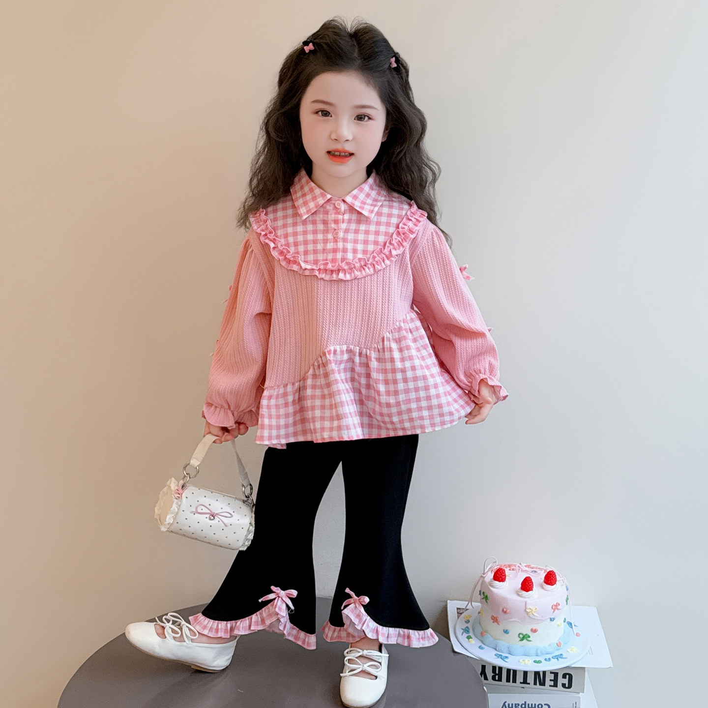 小女孩春装洋气格子小香风喇叭裤套装2026新款女童时尚宝宝两件套