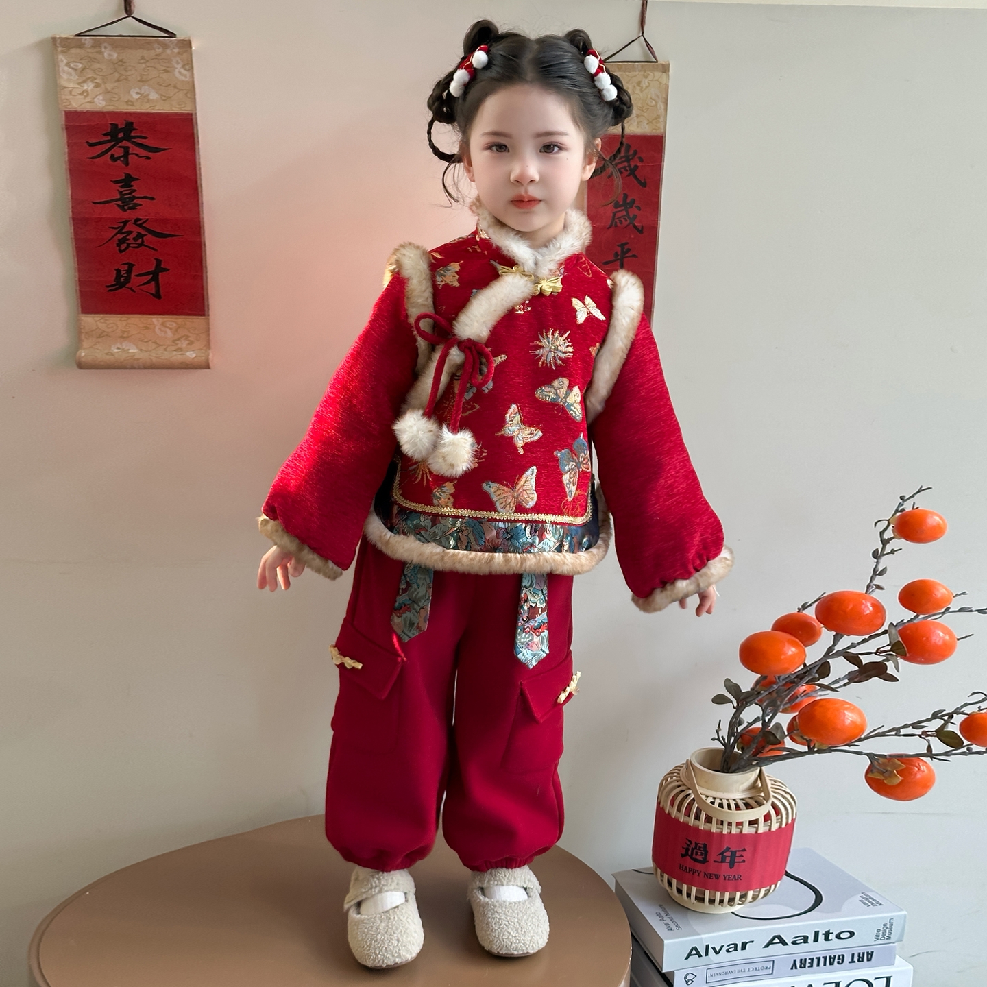 女童冬季唐装洋气蝴蝶拜年服套装