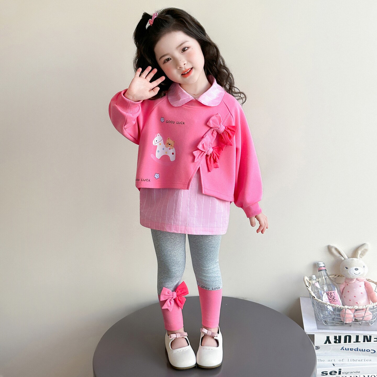 女童春装时尚套装2026新款儿童洋气女宝宝休闲小马蝴蝶结三件套潮