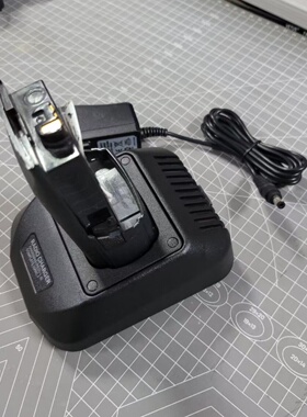 适配摩托罗拉APX6000 / APX7000 / APX8000 /SRX2200对讲机充电器