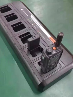 MTP850高端6路充电器，6联排充，可单充电池，可整机充电