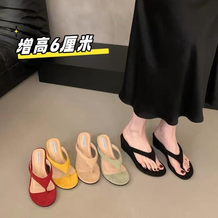 品牌夹脚人字拖鞋女鞋子外穿2025夏季气质红色配裙子凉拖高跟凉鞋