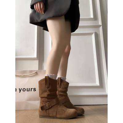 美拉德卡其复古平底内增高堆堆靴子女2025新款秋季配裙子勃肯短靴