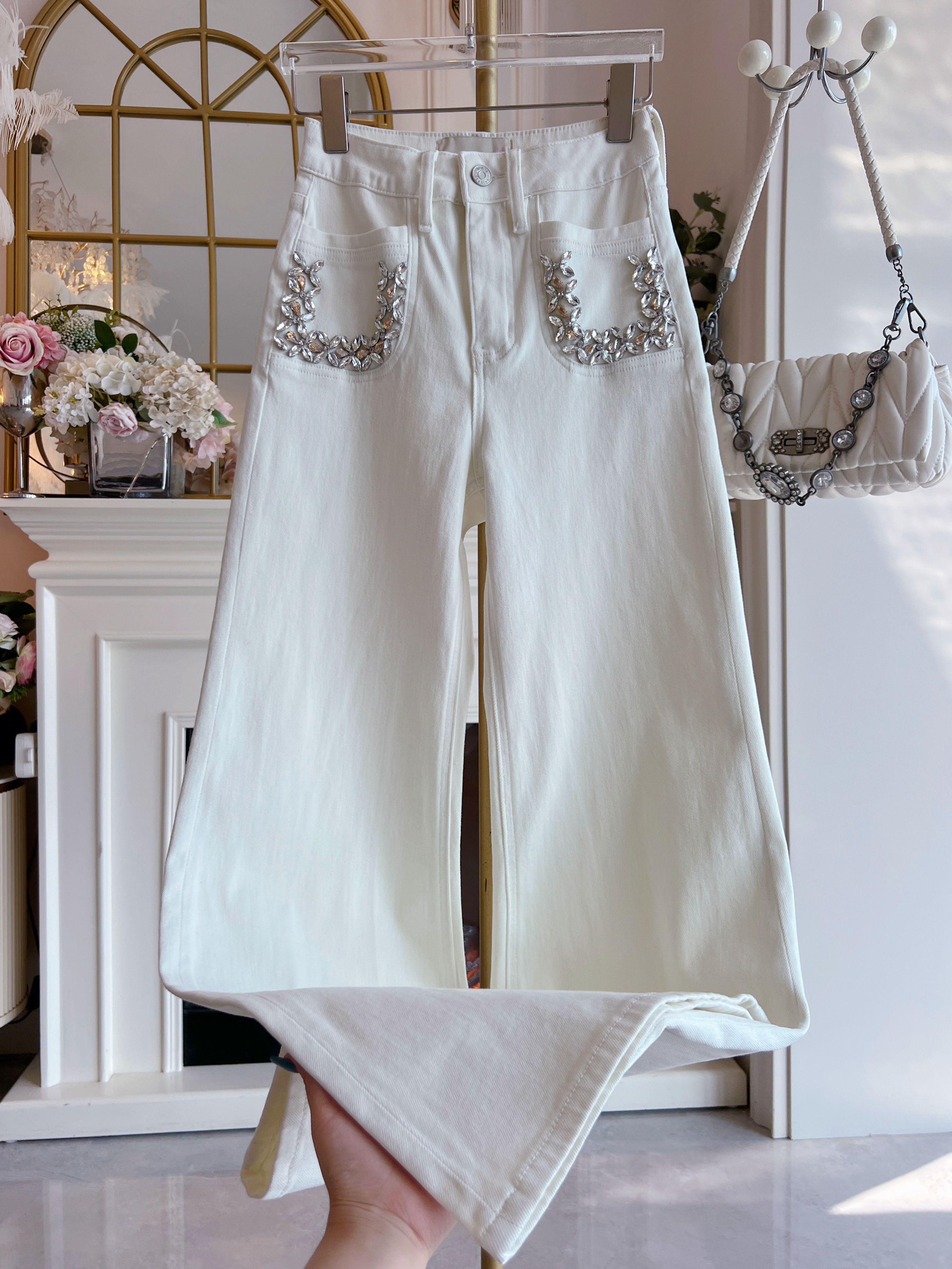 2025年秋冬新款重工镶钻口袋高腰休闲裤百搭显瘦镶钻直筒牛仔裤女