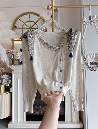 韩国设计感重工镶钻针织开衫女装不规则v领丝巾宽松长袖毛衣小衫