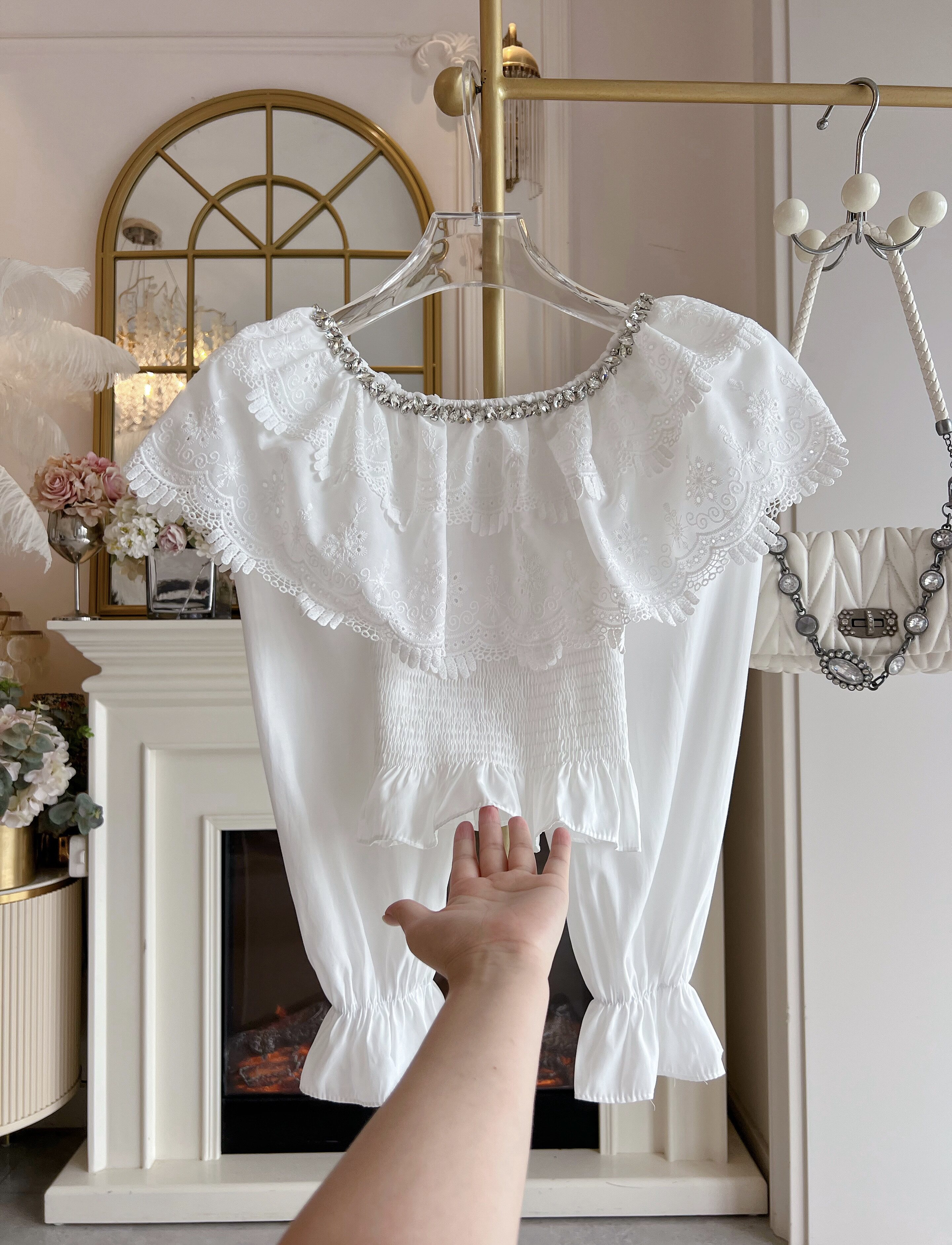 大翻领设计感宽松蕾丝衫女装2025年秋季新款重工镶钻甜美白色小衫