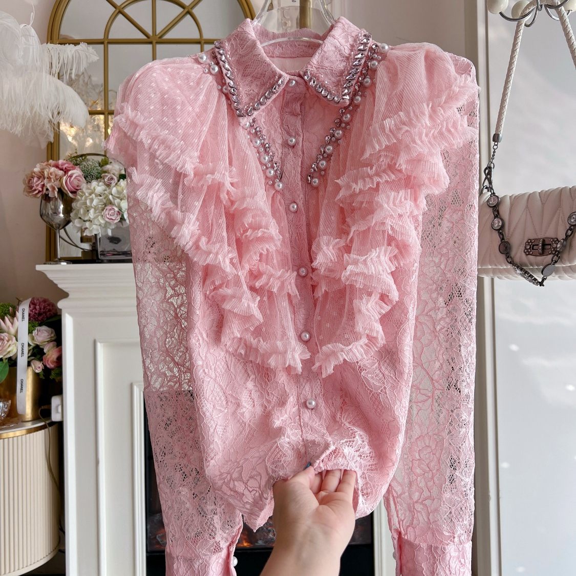 韩国设计感重工镶钻荷叶边蕾丝衫女装宽松单排扣长袖镂空翻领衬衣