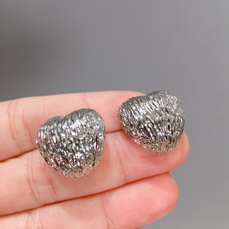 French Heart-shaped Light extravagance senior Earrings A small minority Sense of design Earrings 2022 new pattern fashion Versatilein the Accessories/Fashion Jewelry, Earring , Earring  category - from Buy2taobao.com to provide professional Taobao agent buy service