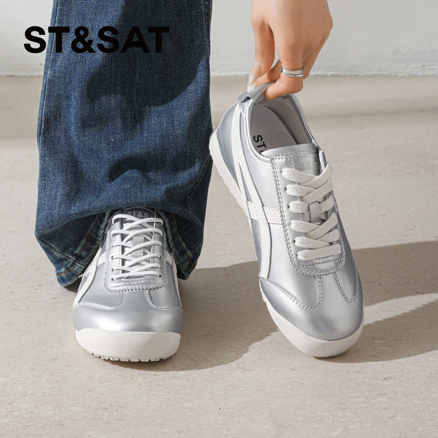 星期六德训鞋女鞋2026新款春季拼接轻便软底百搭小白鞋新年板鞋子