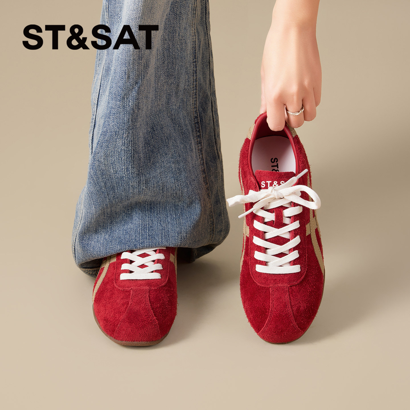 星期六平底德训鞋女2026年春季新款多巴胺百搭红色舒适时尚休闲鞋