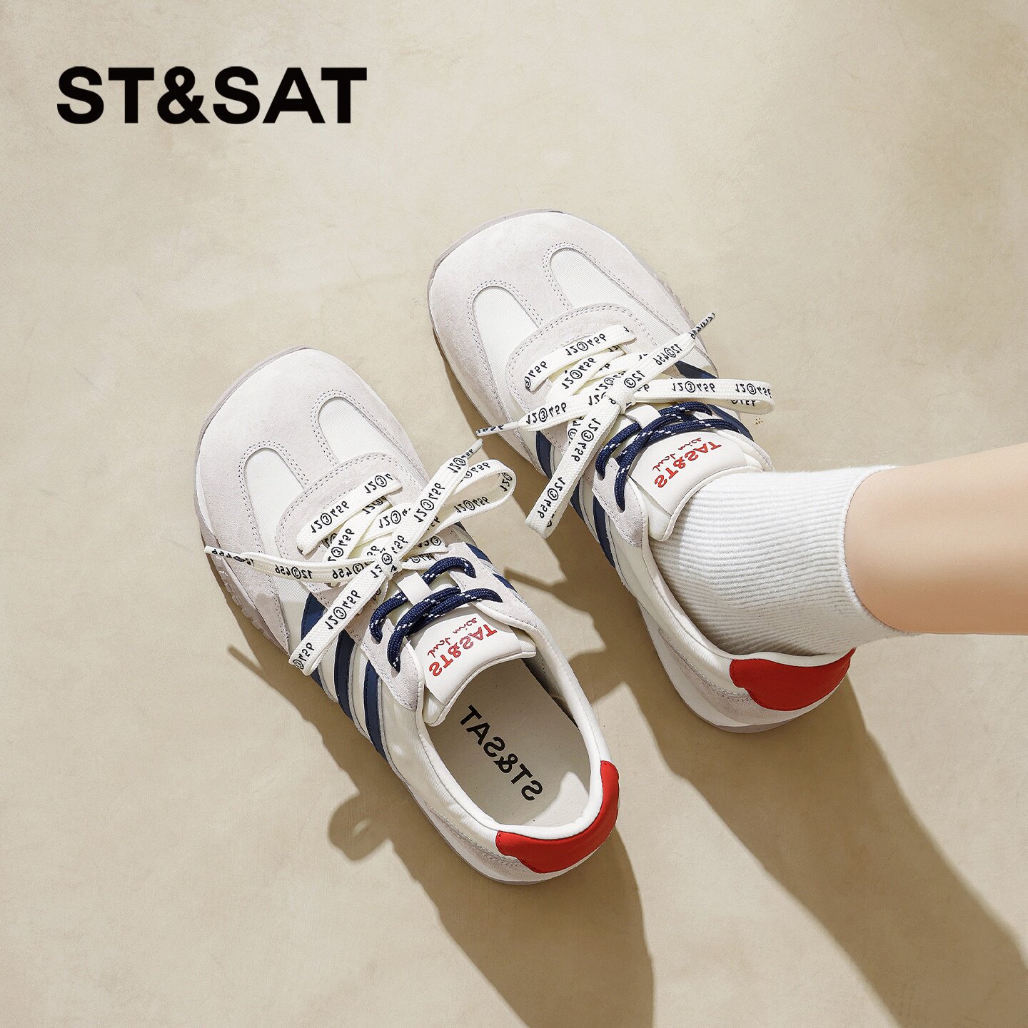 星期六平底德训鞋女鞋2026新款春季不累脚休闲舒适百搭运动休闲鞋