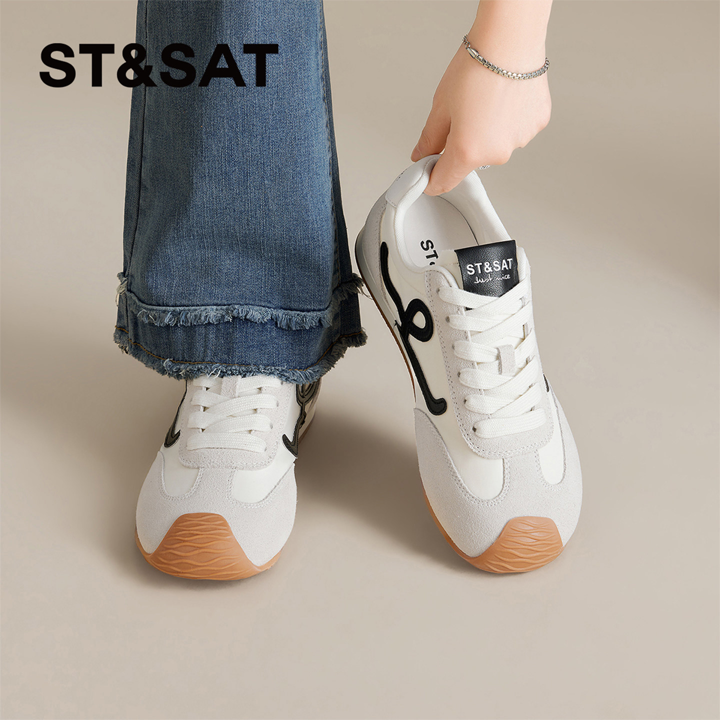 星期六软底德训鞋女年新款春季平底防滑百搭阿甘休闲运动板鞋