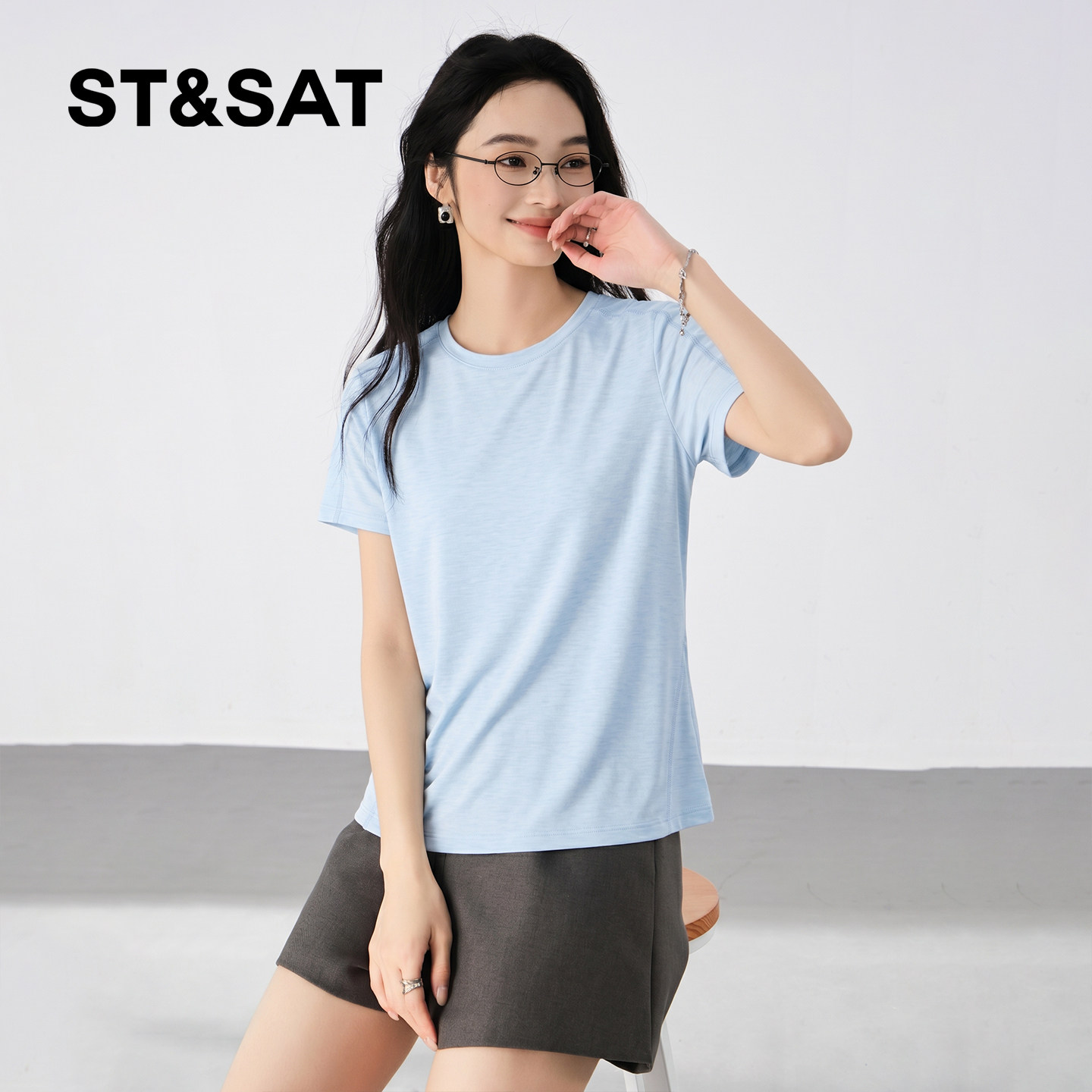 星期六莱赛尔运动休闲短袖t恤女