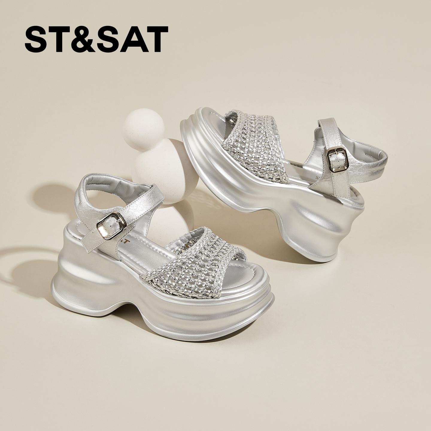 星期六编织镂空运动凉鞋女新款夏季透气厚底坡跟银色罗马凉鞋