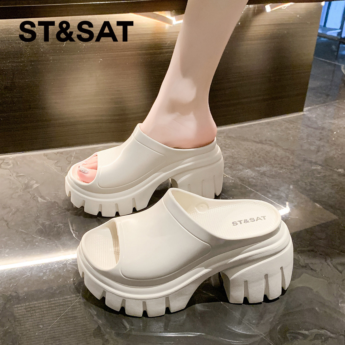 星期六网红厚底凉拖鞋女2025年夏季新款显瘦小个子增高一字拖外穿