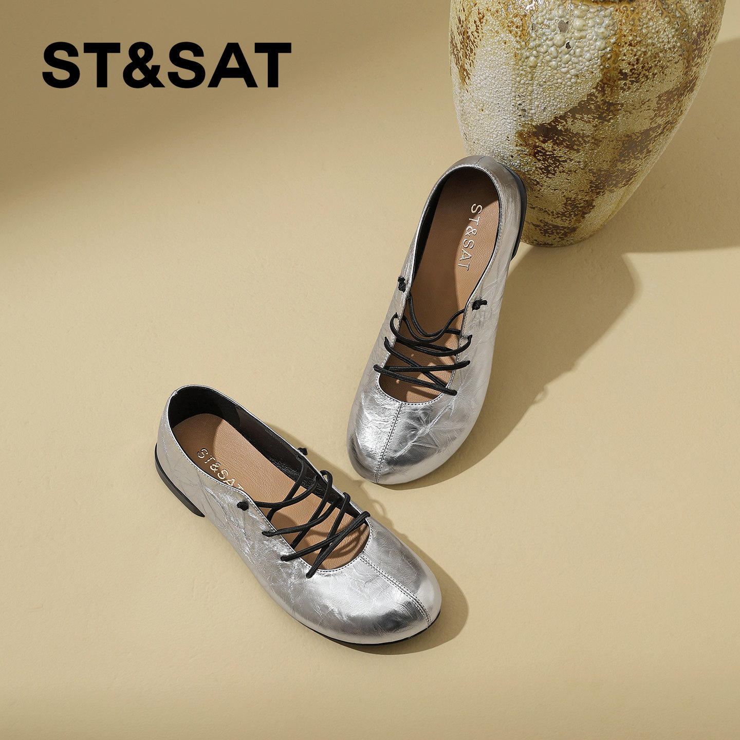 星期六真皮复古圆头小皮鞋女2026年春新款交叉绑带粗跟浅口单鞋