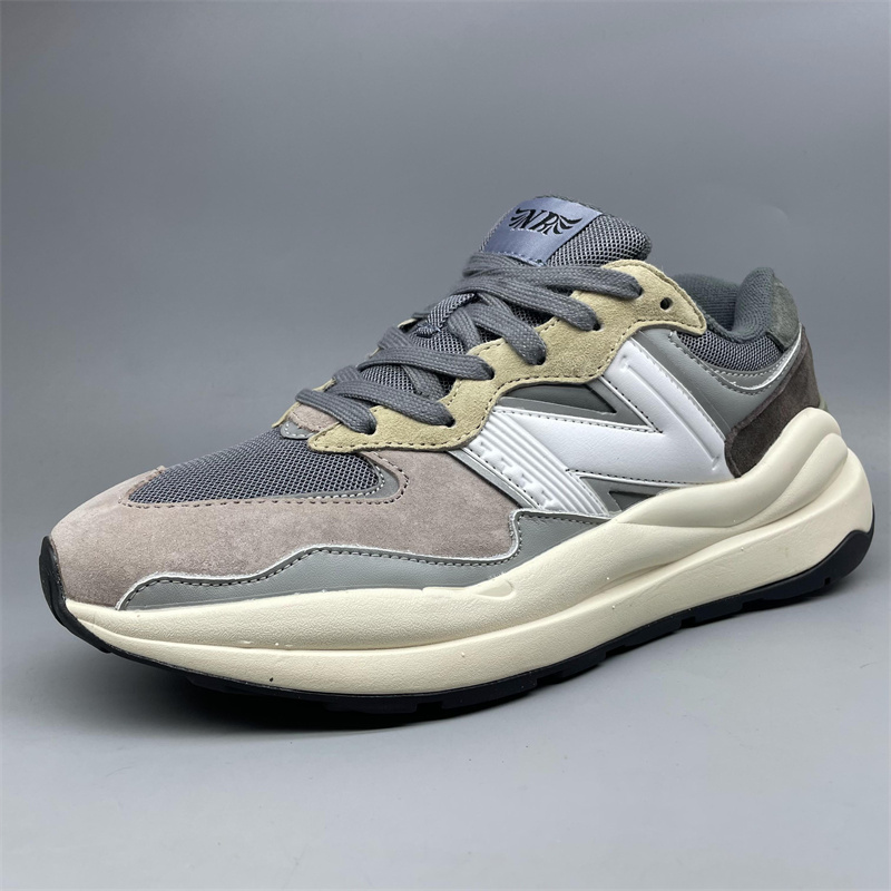 春秋季运动男鞋休闲轻便透气
