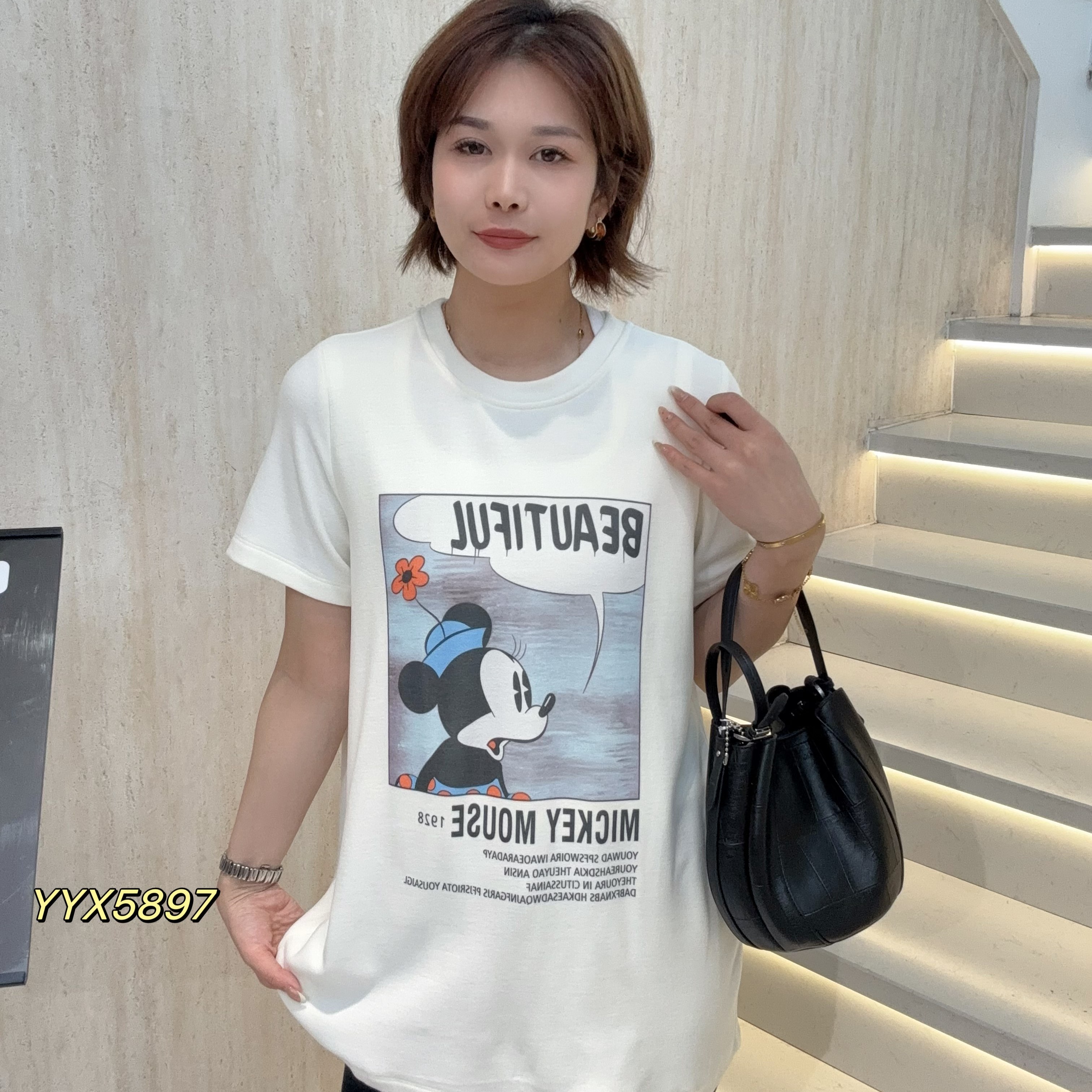 150斤微胖MM加肥加大宽松白色棉T