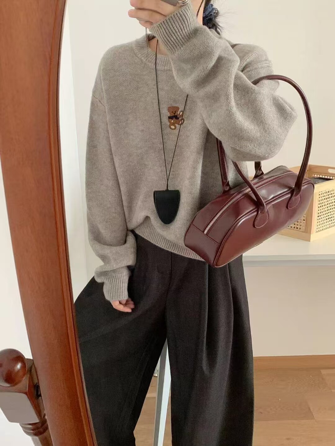 灰色2025秋冬新款韩版显瘦圆领长袖针织衫女宽松显瘦百搭套头毛衣
