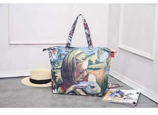 包邮热卖日杂少女 异想世界2011秋冬號附双面印花超大单肩手提包,箱包皮具/热销女包/男包,单肩包,淘宝优惠券,粉丝福利购,淘宝优惠卷