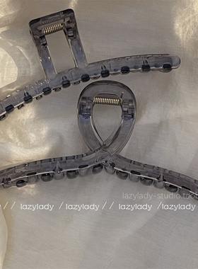 灰色清透抓夹~发量适中到偏多~轻便好用抓的紧的大发量鲨鱼夹抓夹