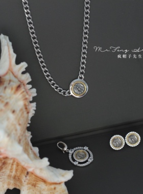 S925银镀白金小蜜蜂古巴古币轻珠宝复古独家设计项链锁骨链