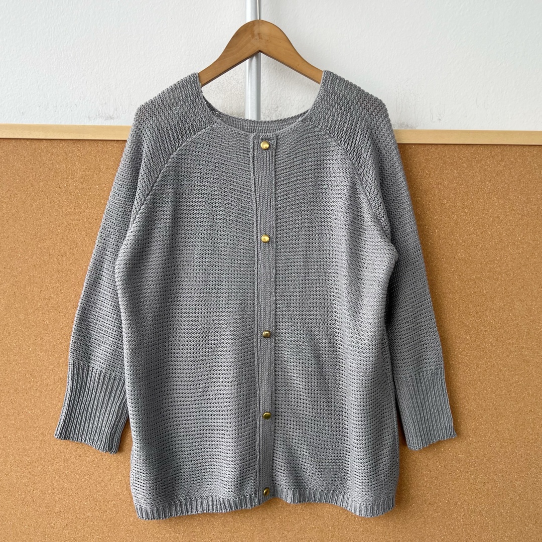 2L1-53圆领镂空设计感慵懒风超好看针织金色单排扣开衫上衣Z25-9