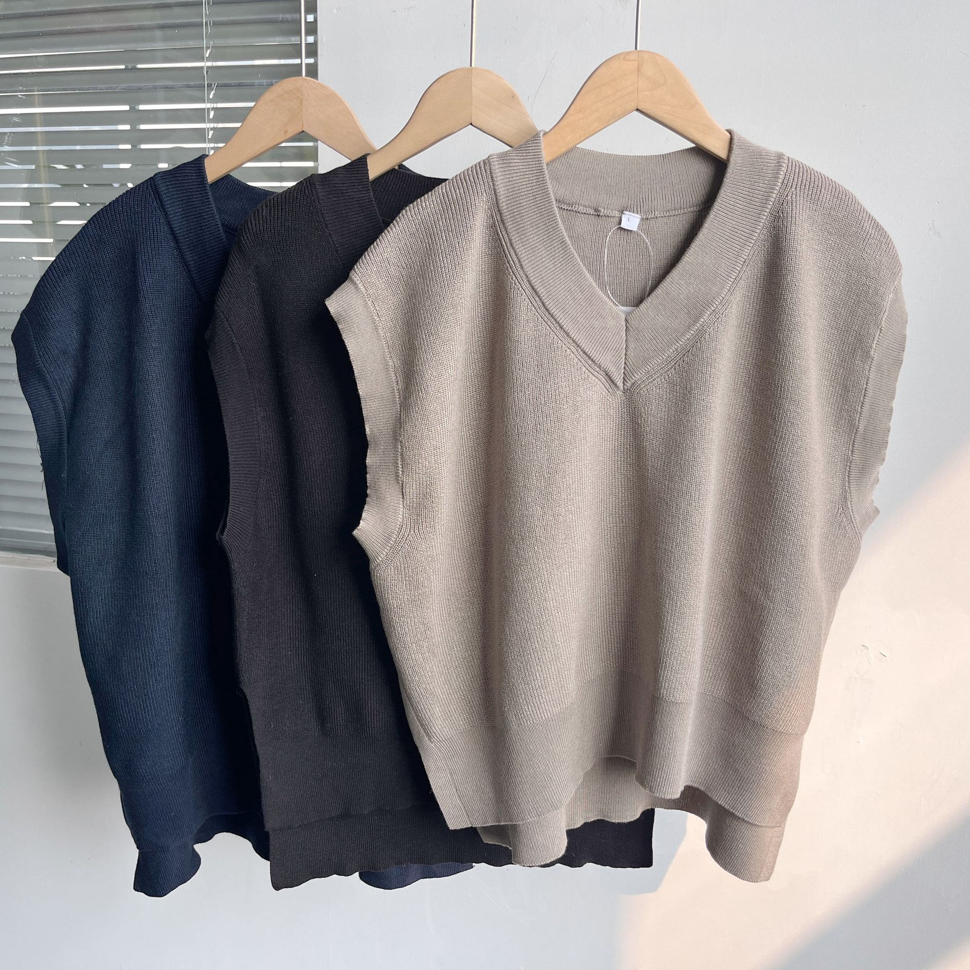 楼10-6春秋毛衣马甲背心无袖套头针织衫坎肩叠穿打底上衣H25-3