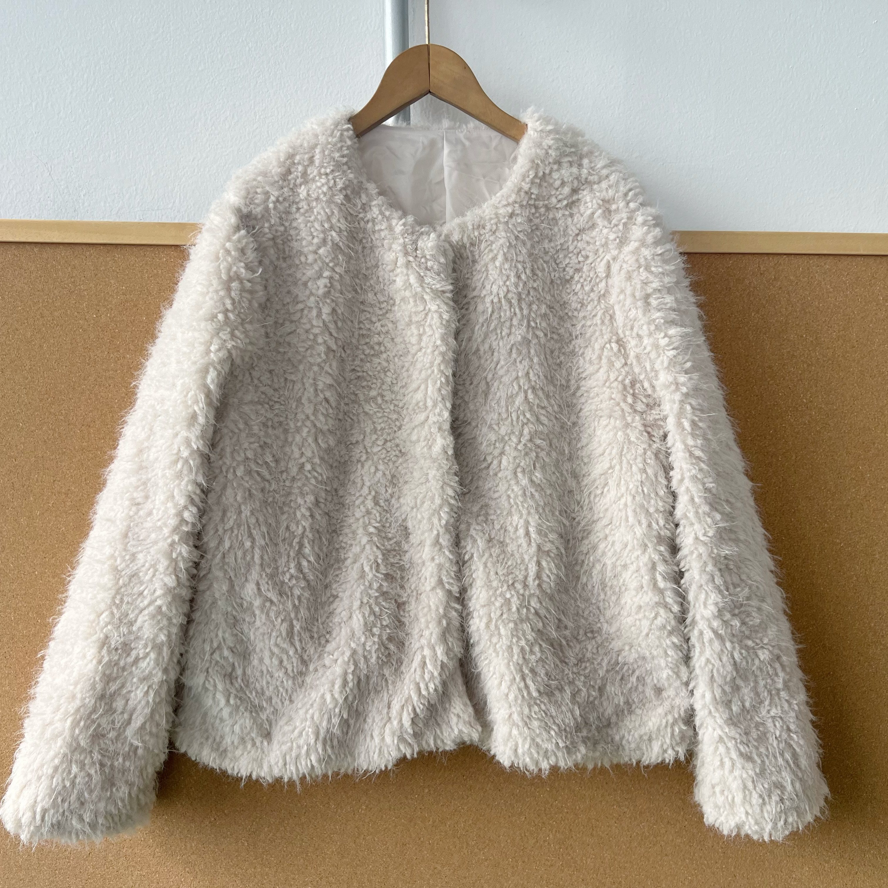 2C-70秋季小香风毛茸茸甜美减龄百搭舒适软糯纯色短款外套H25-10