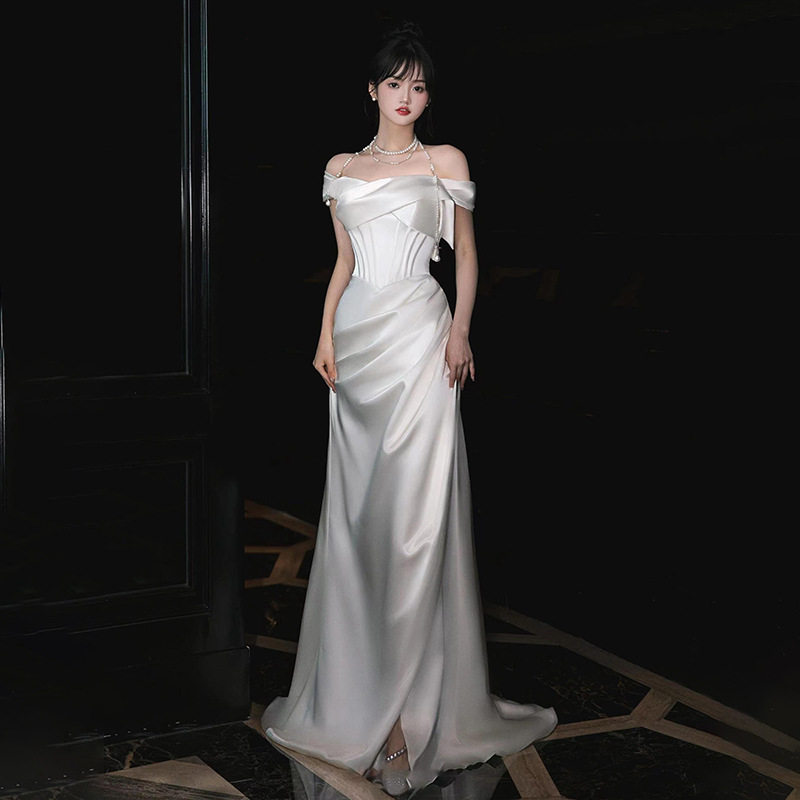 法式新娘轻婚纱女一字肩敬酒服订婚白色出门纱高级感宴会气质晚礼