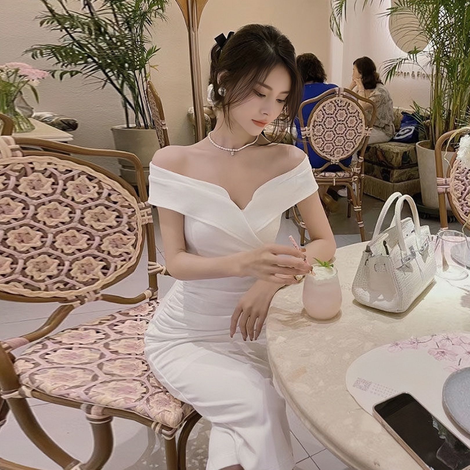 时尚气质淑女超仙一字领包臀小礼服女平时可穿显瘦约会过膝连衣裙