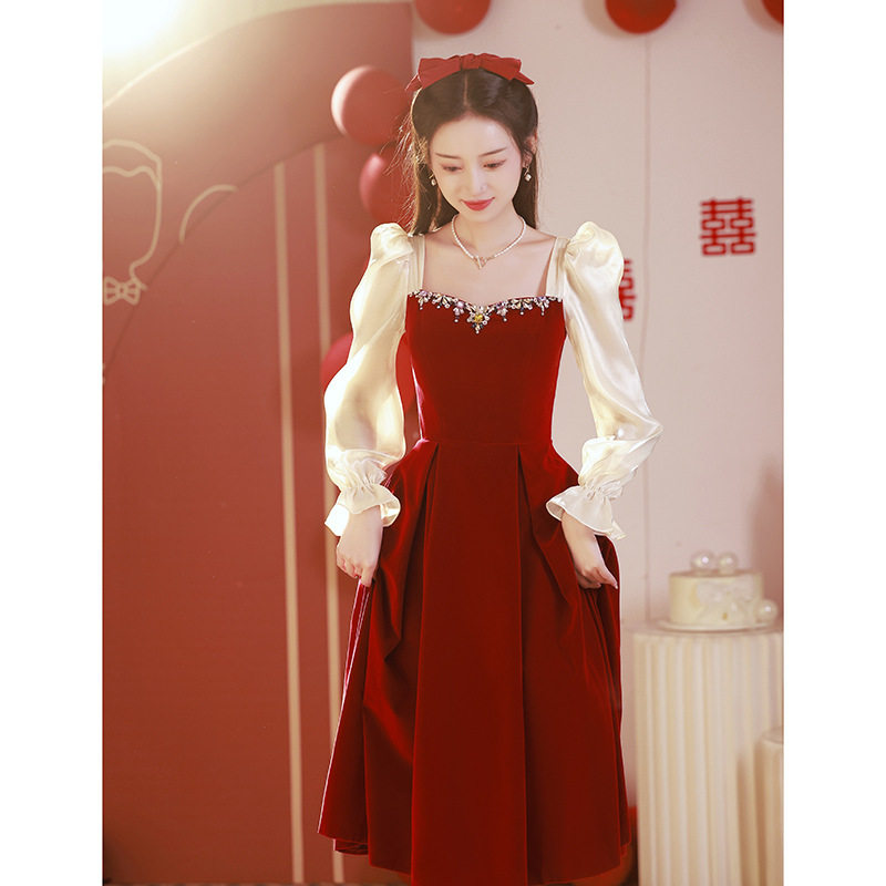 敬酒服2026新款新娘酒红色礼服平时可穿纱袖订婚连衣裙出阁宴礼服