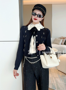 MAVIS LEUNG 邻家乖巧女孩 花瓣镂空钩花领法式衬衫+钻式针织开衫