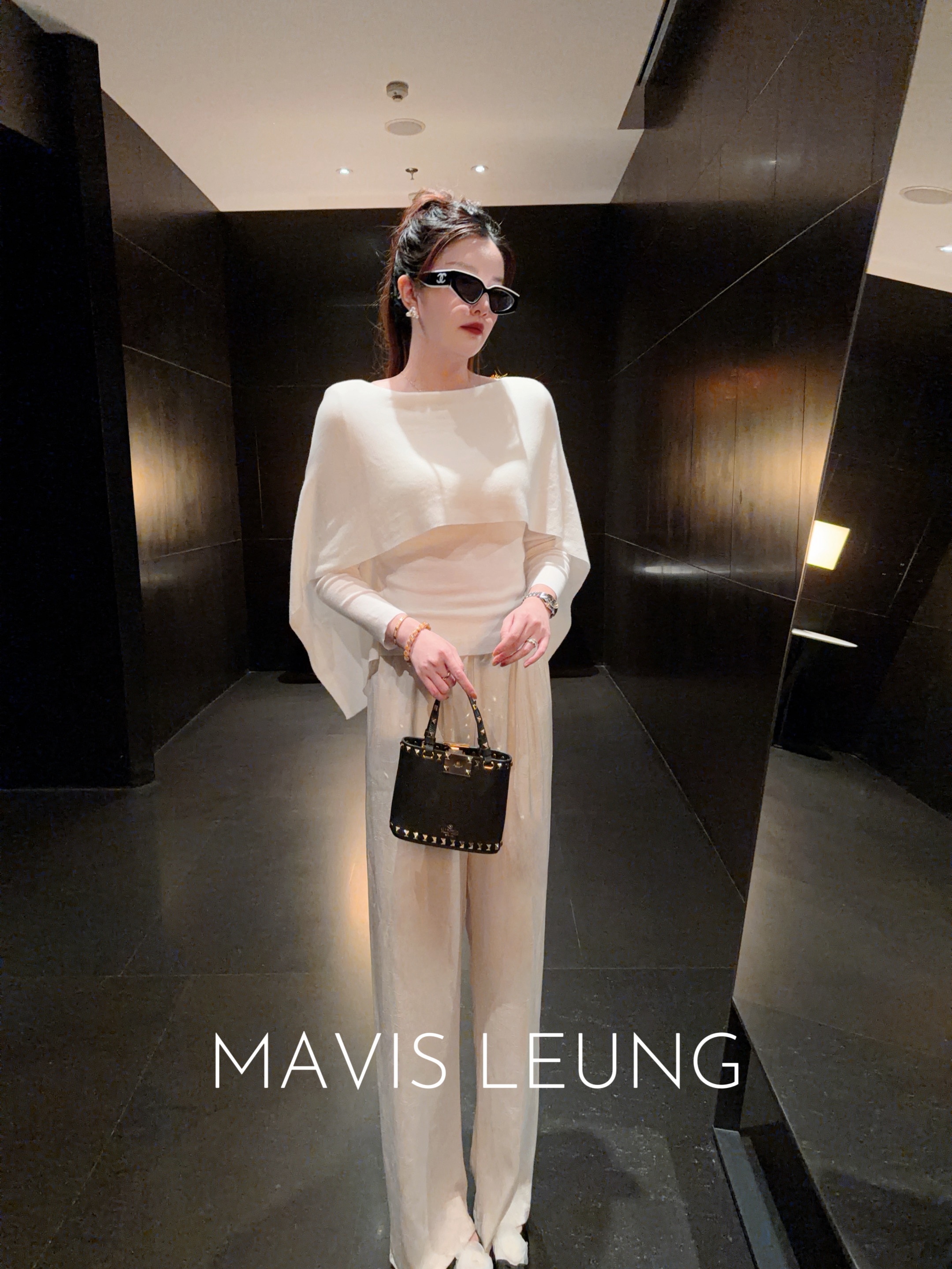 MAVIS LEUNG 淡人高知感 名媛风斗篷式假两件针织上衣+阔腿裤