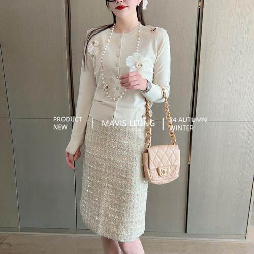 MAVIS LEUNG 岁月静好 闪闪亮丝立体花朵香槟色羊毛开衫+半身裙