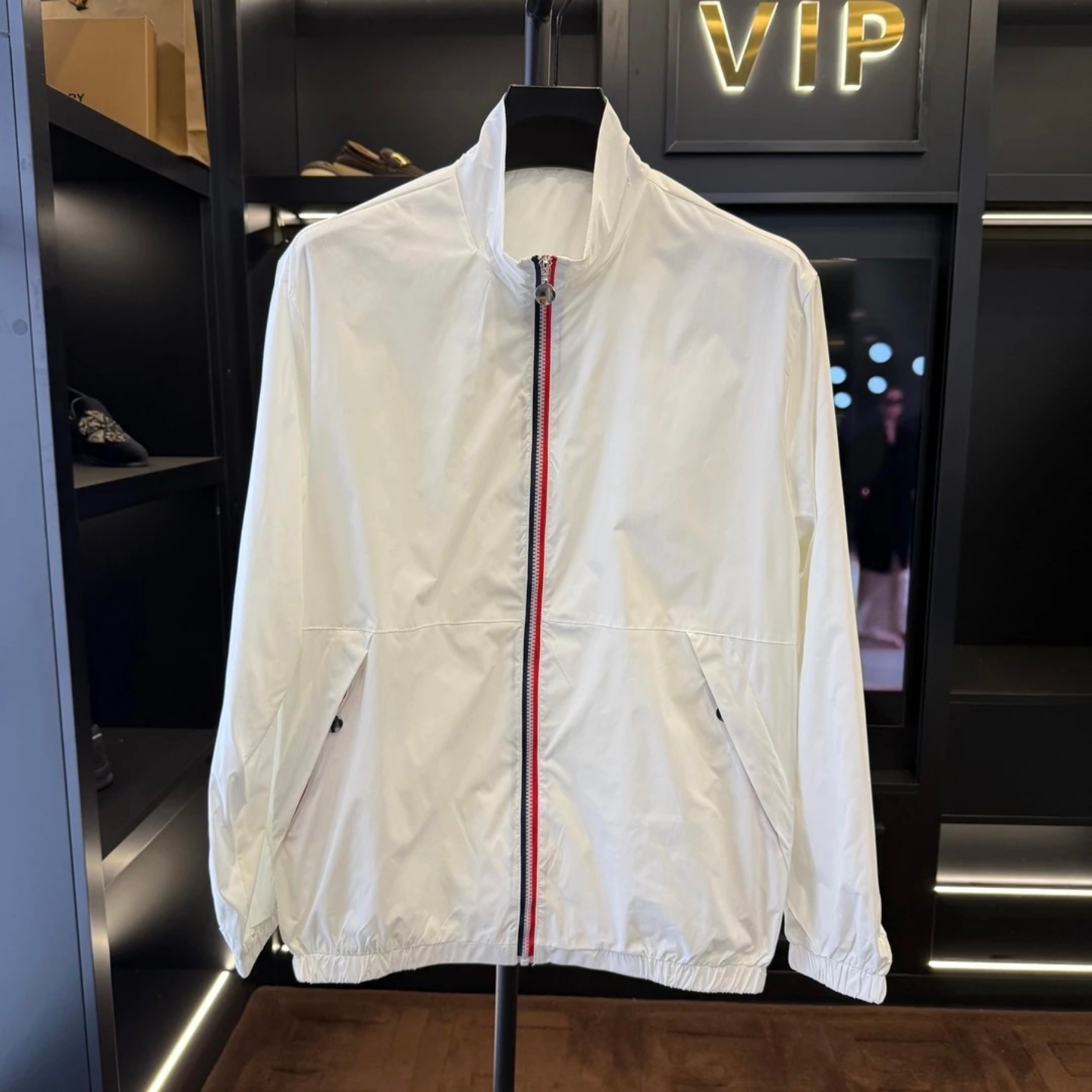 春夏季新款男士百搭立领长袖休闲夹克外套轻薄时尚修身痞帅拉链款