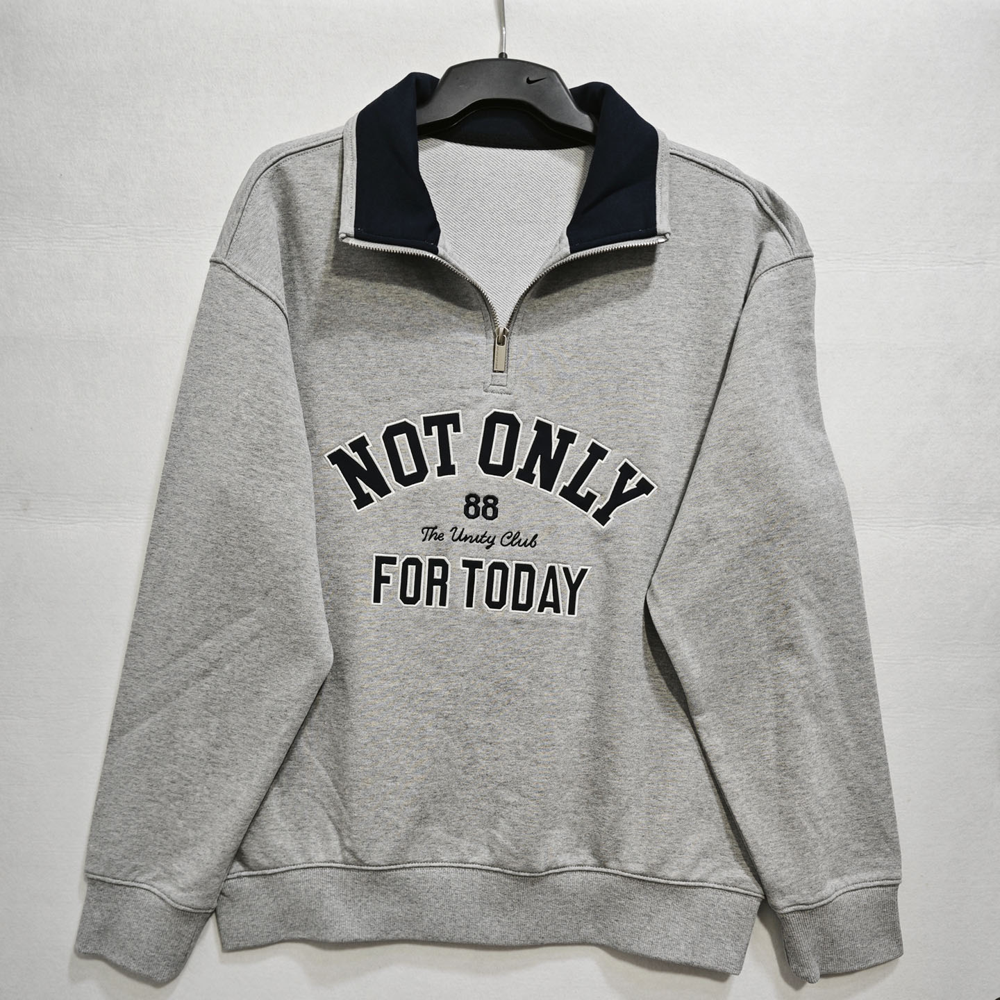 情侣款 外贸出口韩国原单尾货 个性领口拉链设计男女同款毛圈卫衣