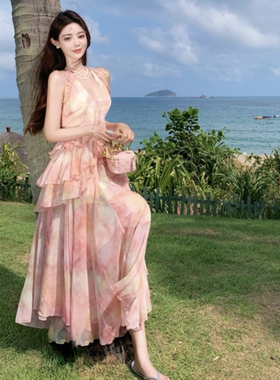 爱神信筏浪漫海边度假收腰连衣裙法式不规则收腰碎花吊带裙仙女裙