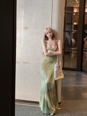 实拍实价 法式慵懒海边度假风绿色晕染吊带超好看连衣裙女夏长裙