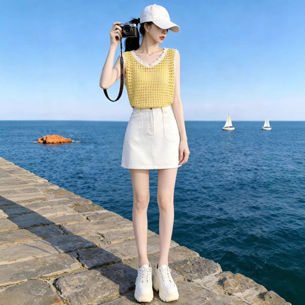 夏季穿搭休闲时尚套装女减龄显瘦V领背心复古街头牛仔短裙两件套