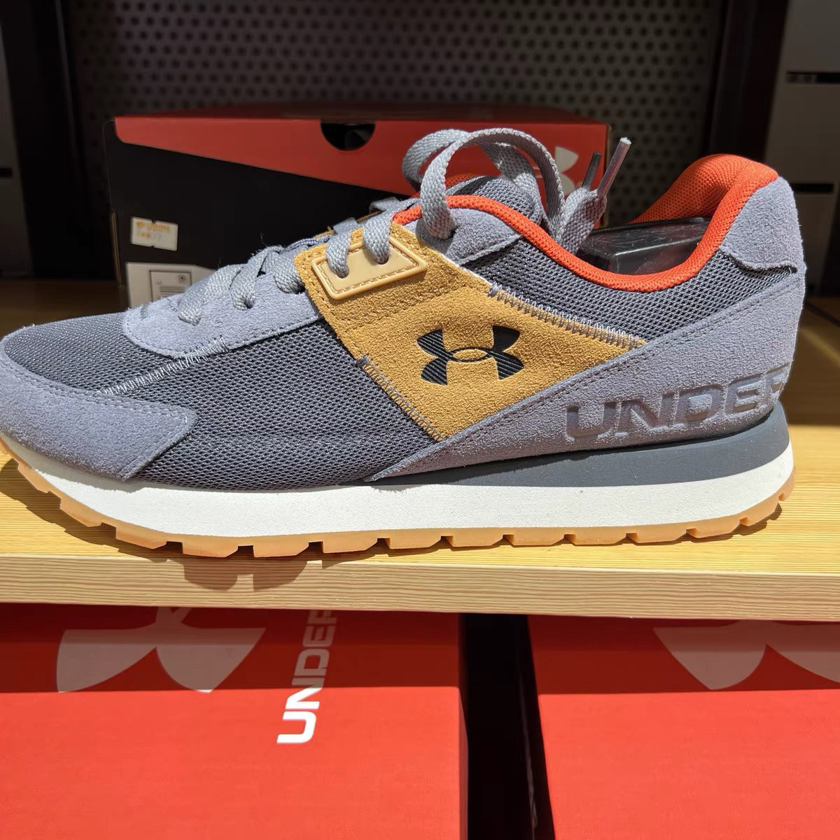 安德玛男鞋Essential运动休闲鞋6007220,运动鞋new,跑步鞋,淘宝优惠券,粉丝福利购,淘宝优惠卷