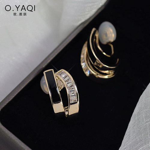 OL简约闪锆弧线形蚊香盘耳夹