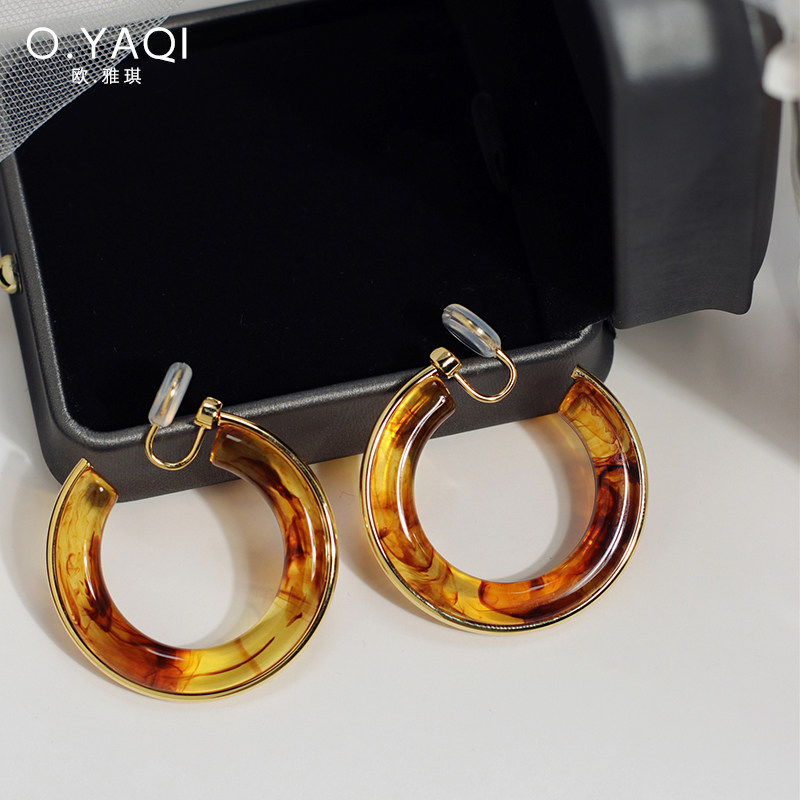 时髦水墨晕染可摇大圈蚊香盘耳夹