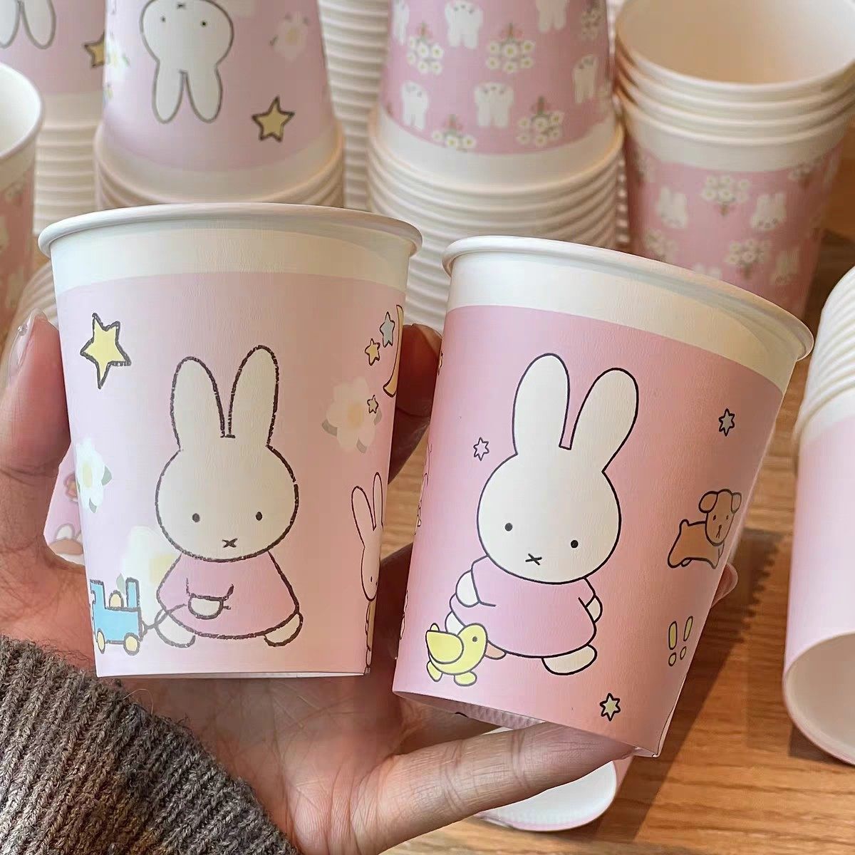 可爱米菲兔纸杯粉嫩卡通家庭新年聚会喝水饮料咖啡一次性杯子加厚,模玩/动漫/周边/娃圈三坑/桌游,动漫水杯/居家/百货,淘宝优惠券,粉丝福利购,淘宝优惠卷