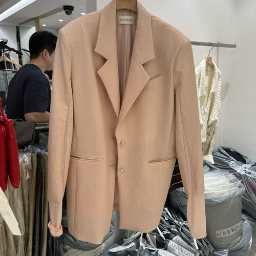 CONNAUGHT Amy韩代 26早秋 东大门 洋气 袖口拼纱 西装外套 纯色