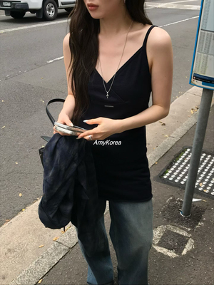 nuese Amy韩代 26早春 东大门 洋气交叉设计 针织吊带背心 中长款