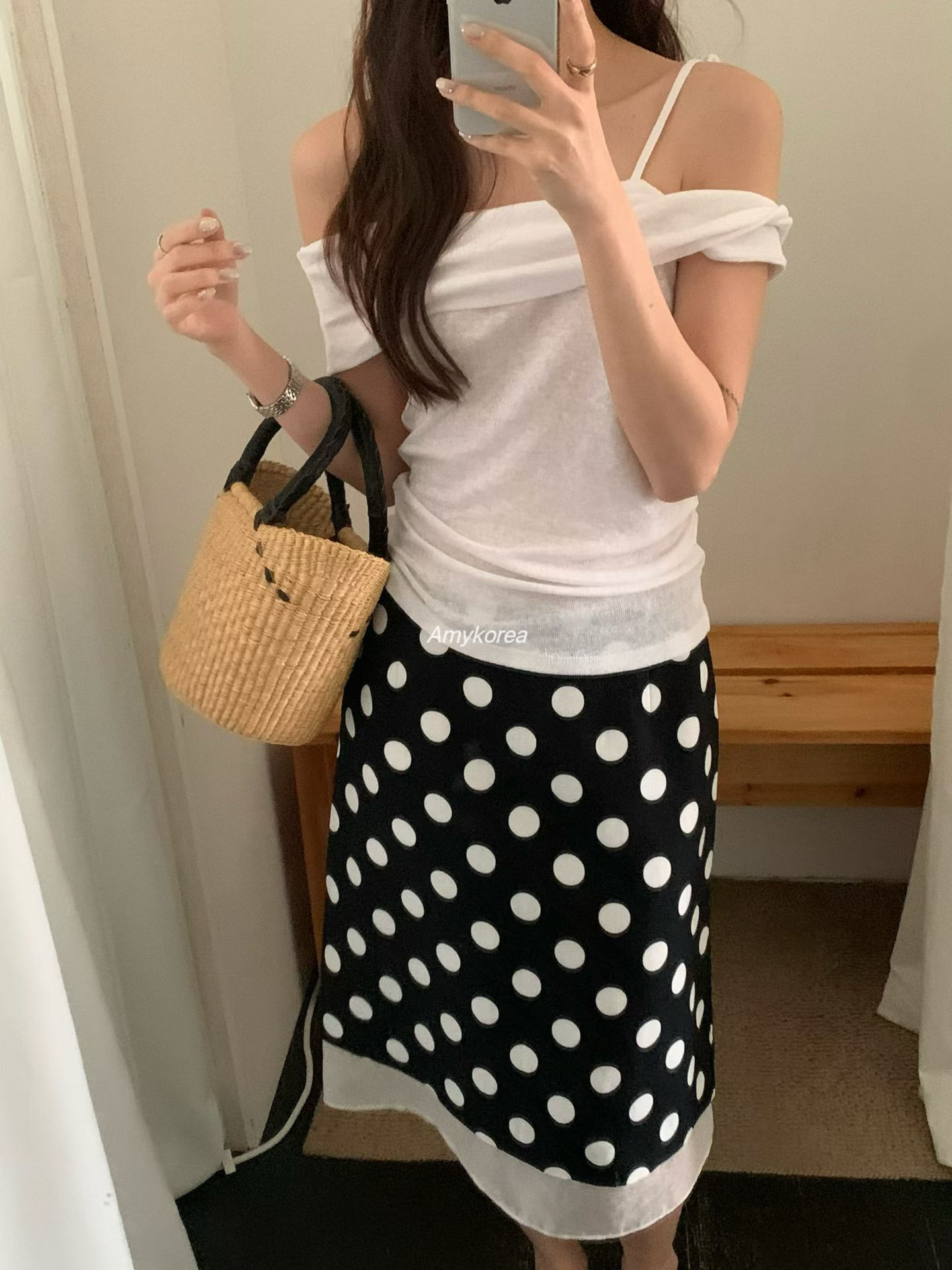 riveroom Amy韩代 26春夏 东大门 纯色露肩 单肩吊带背心 洋气