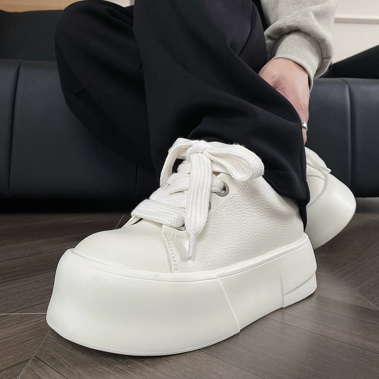 牛皮轻便2025新款9CM轻质厚底增高鞋时尚休闲鞋百搭老爹鞋松糕鞋