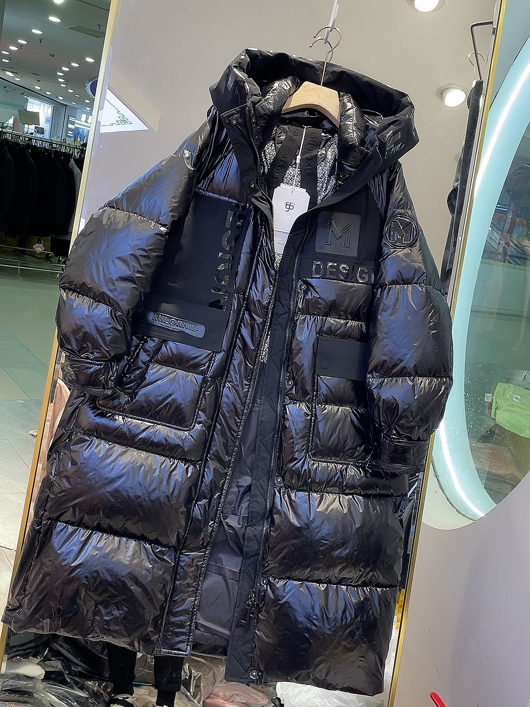 冬季2024今年流行黑色长款过膝绗缝羽绒服高端洋气宽松欧货外套女