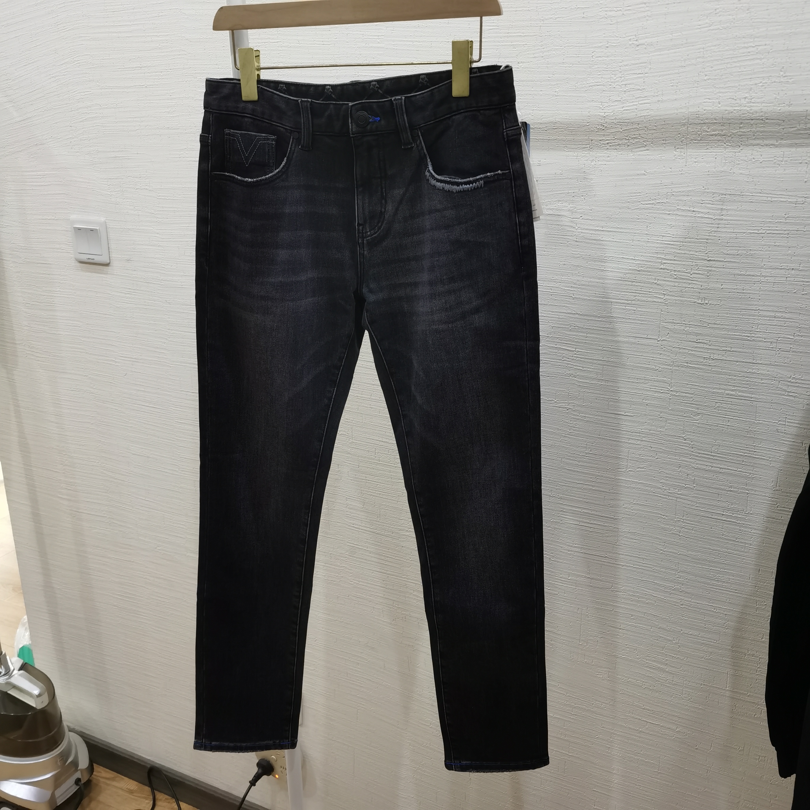 商场撤柜男士秋冬牛仔长裤黑灰色微弹力棉柔软舒适修身小脚版裤子